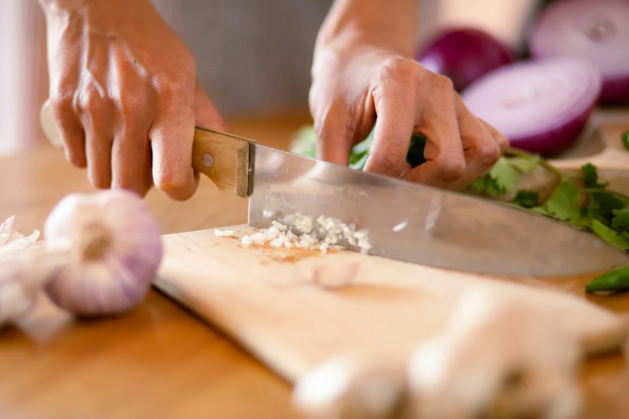 Pourquoi ciseler un oignon ? Les avantages insoupçonnés